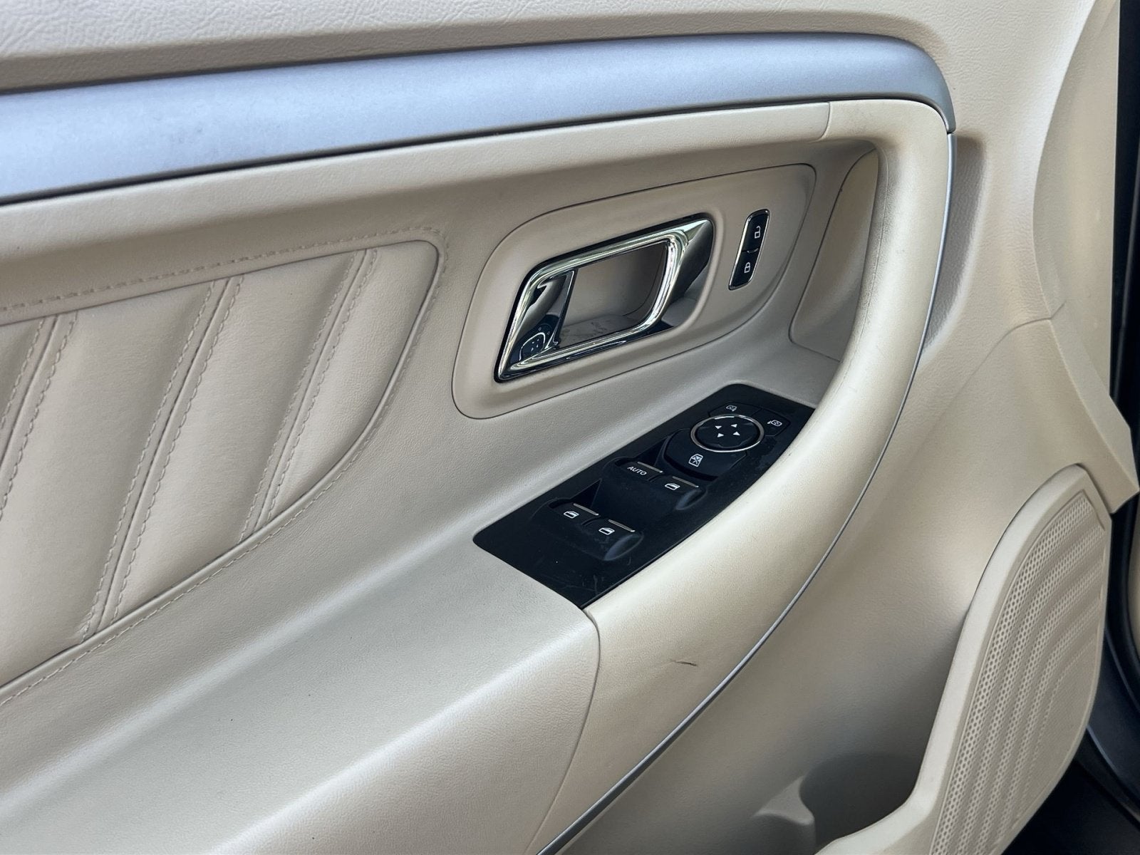 2015 Ford Taurus SE