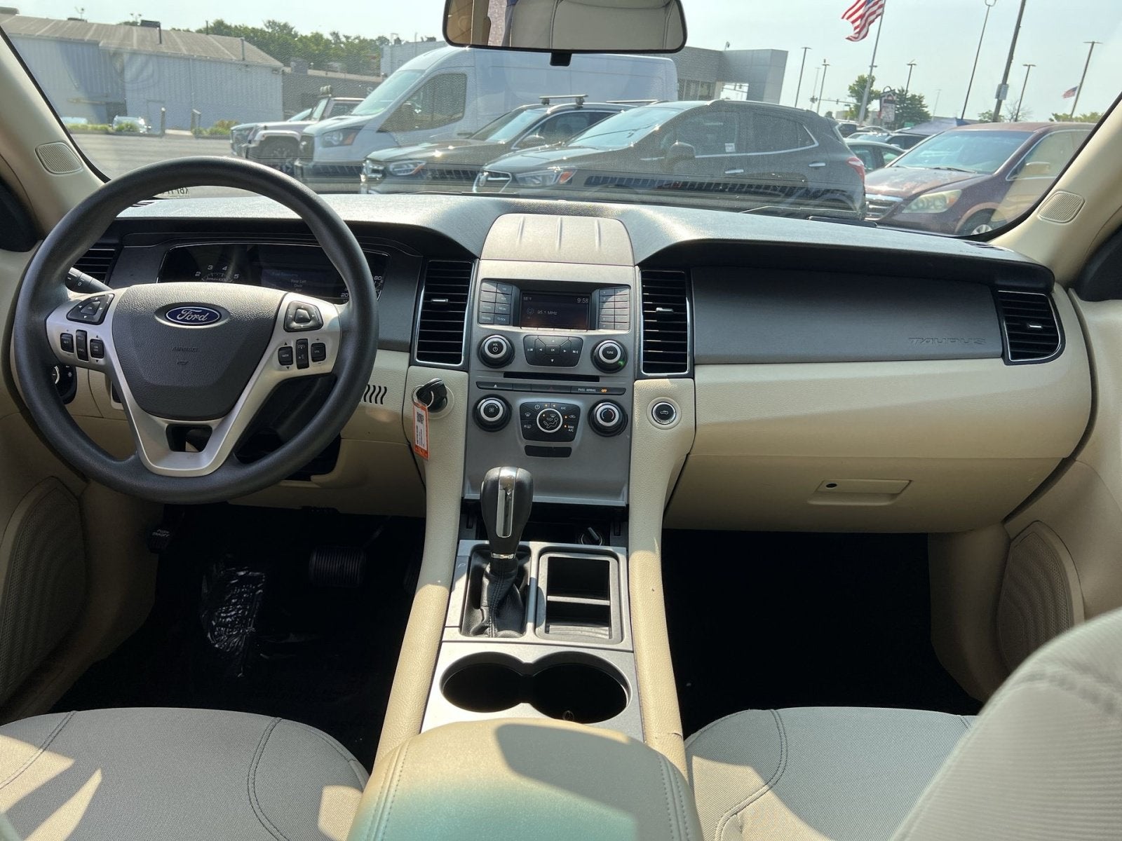 2015 Ford Taurus SE