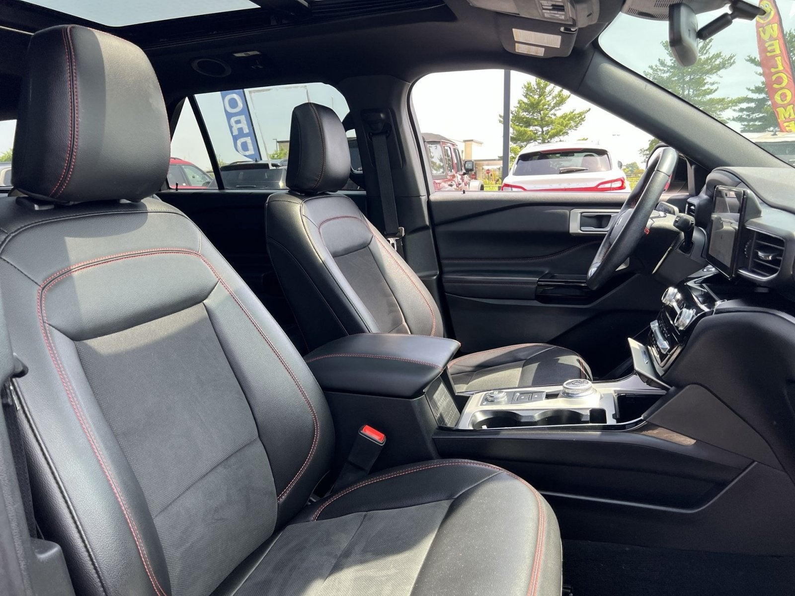 2023 Ford Explorer ST-Line