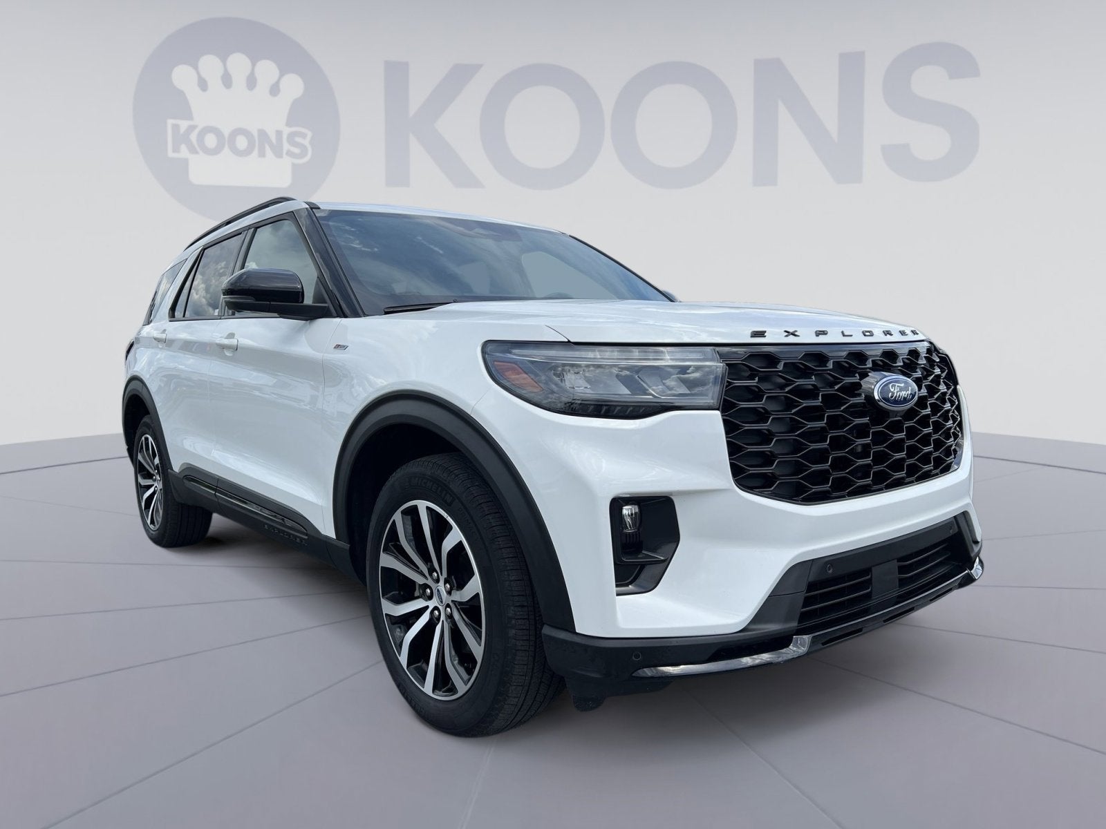 2025 Ford Explorer ST-Line