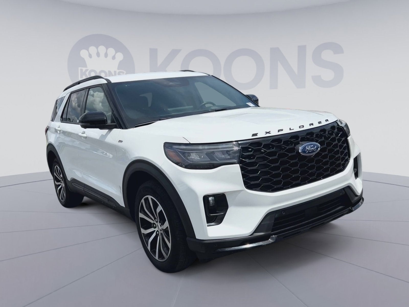 2025 Ford Explorer ST-Line