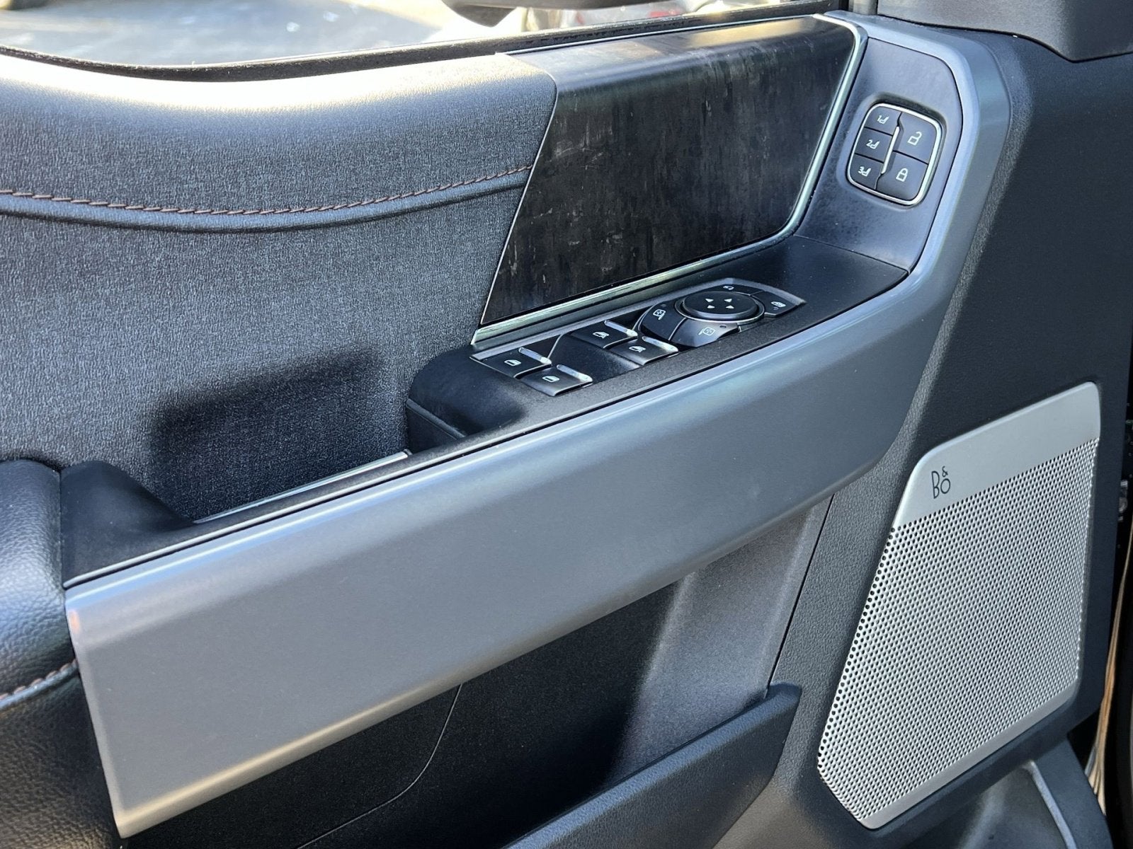 2023 Ford F-150 Lightning Lariat