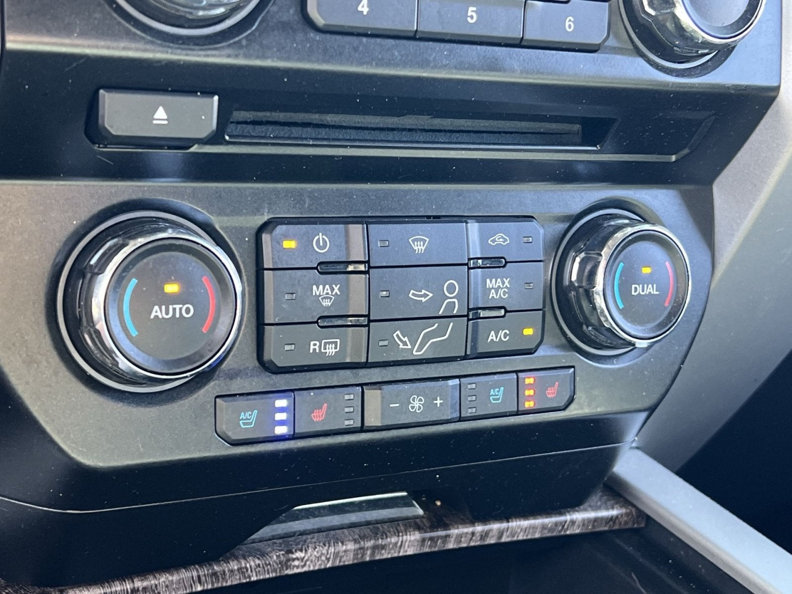 2017 Ford F-350SD Lariat