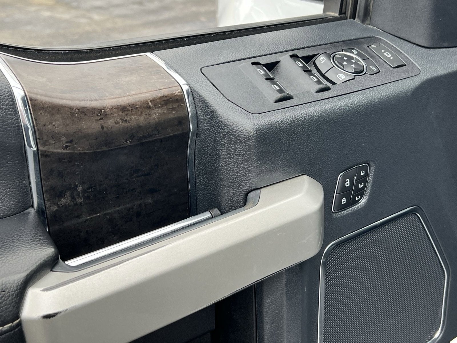 2022 Ford F-350SD Lariat