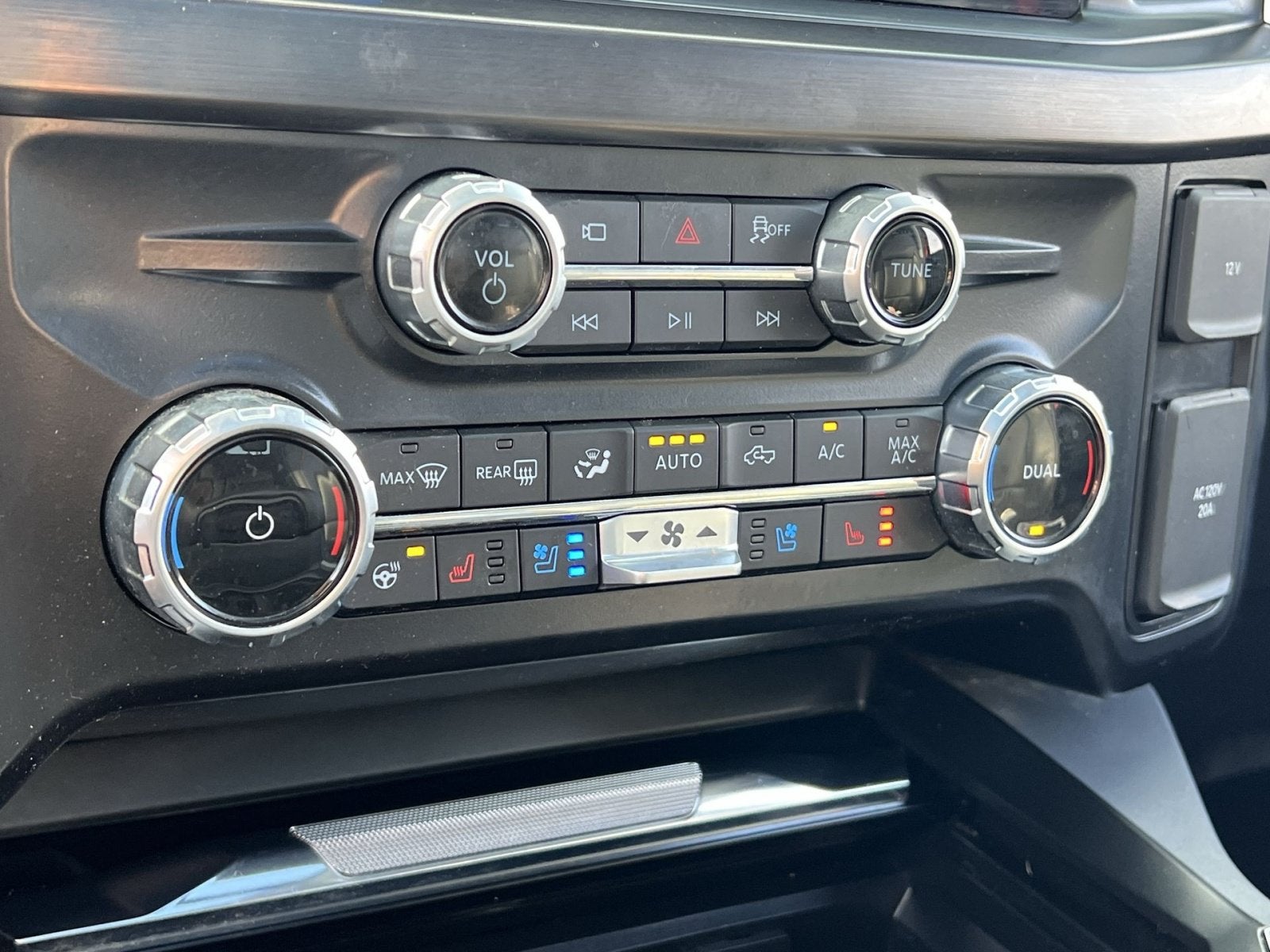 2025 Ford F-350SD Lariat