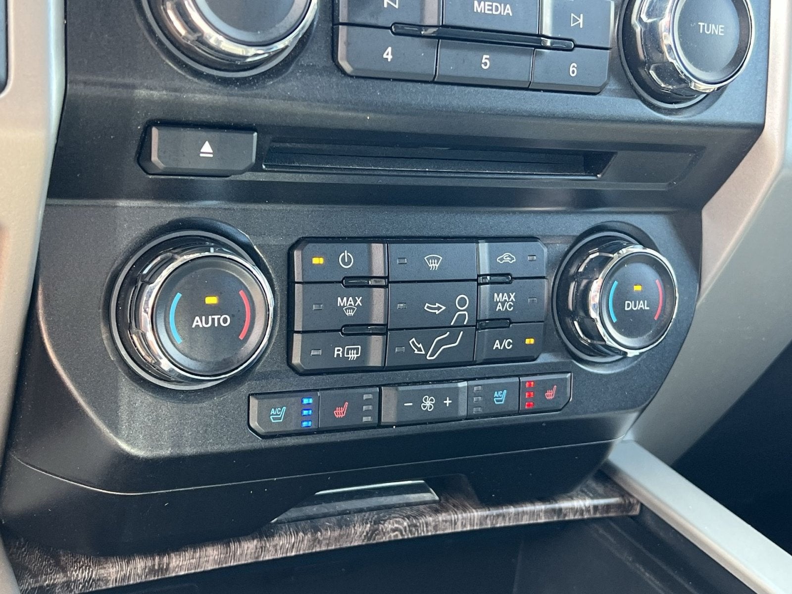 2017 Ford F-350SD Lariat