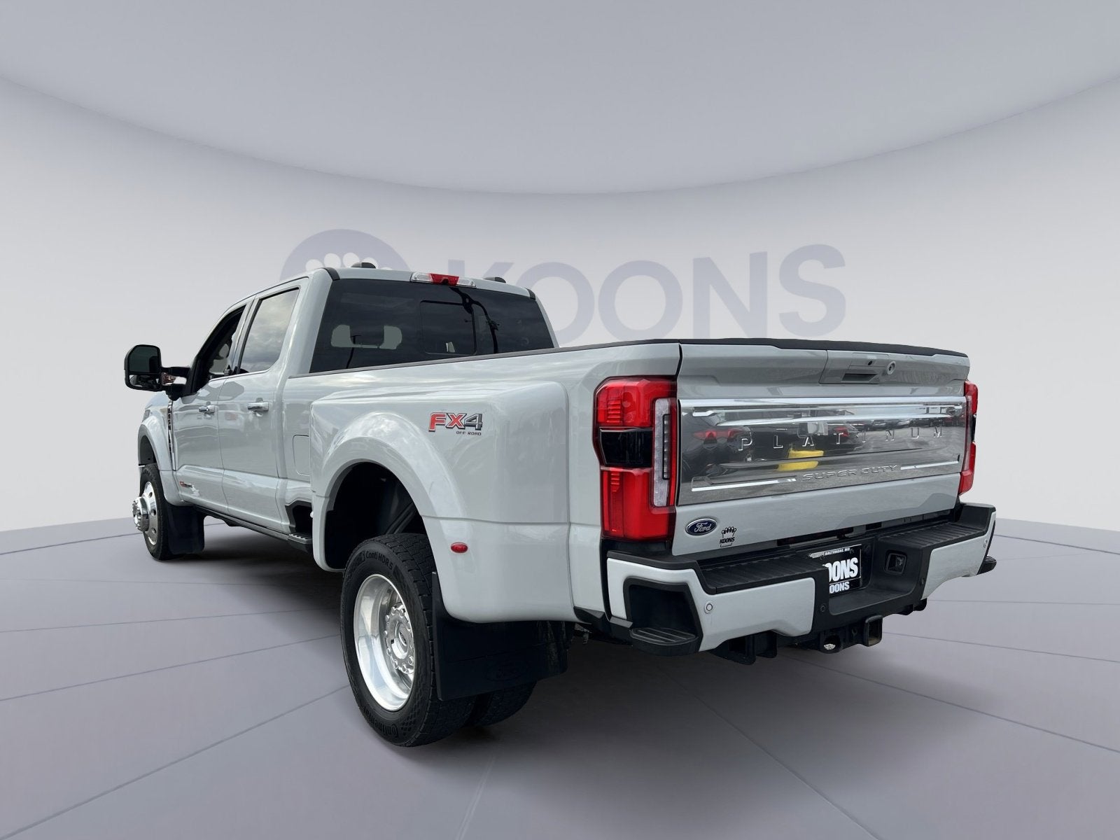 2025 Ford F-450SD Platinum