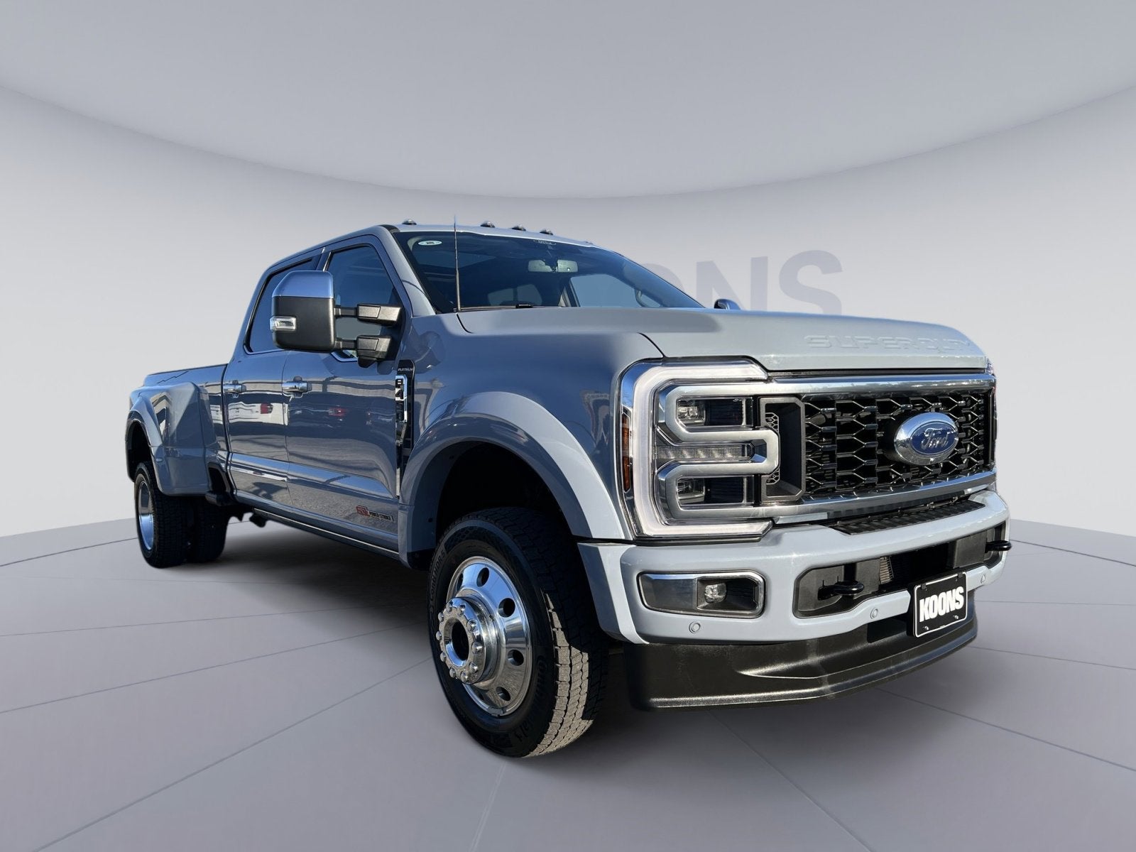 2025 Ford F-450SD Platinum