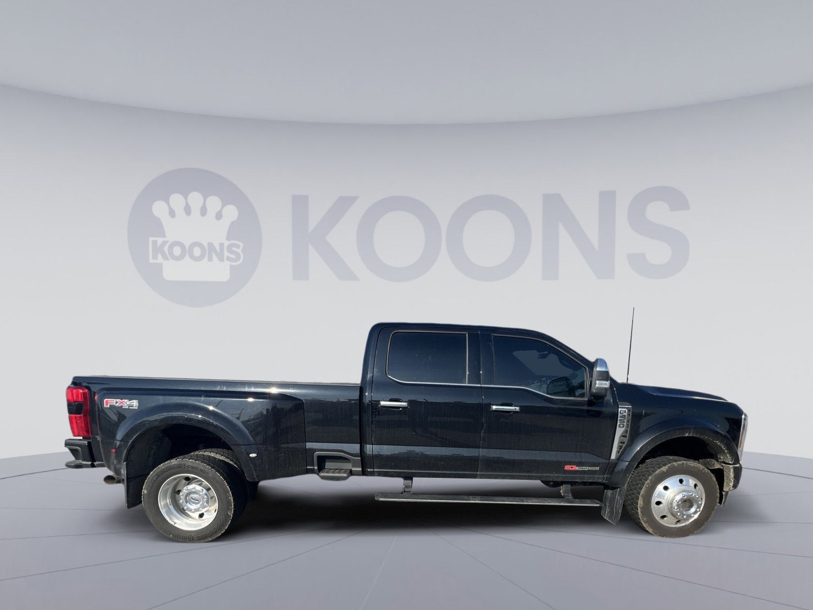 2025 Ford F-450SD Platinum