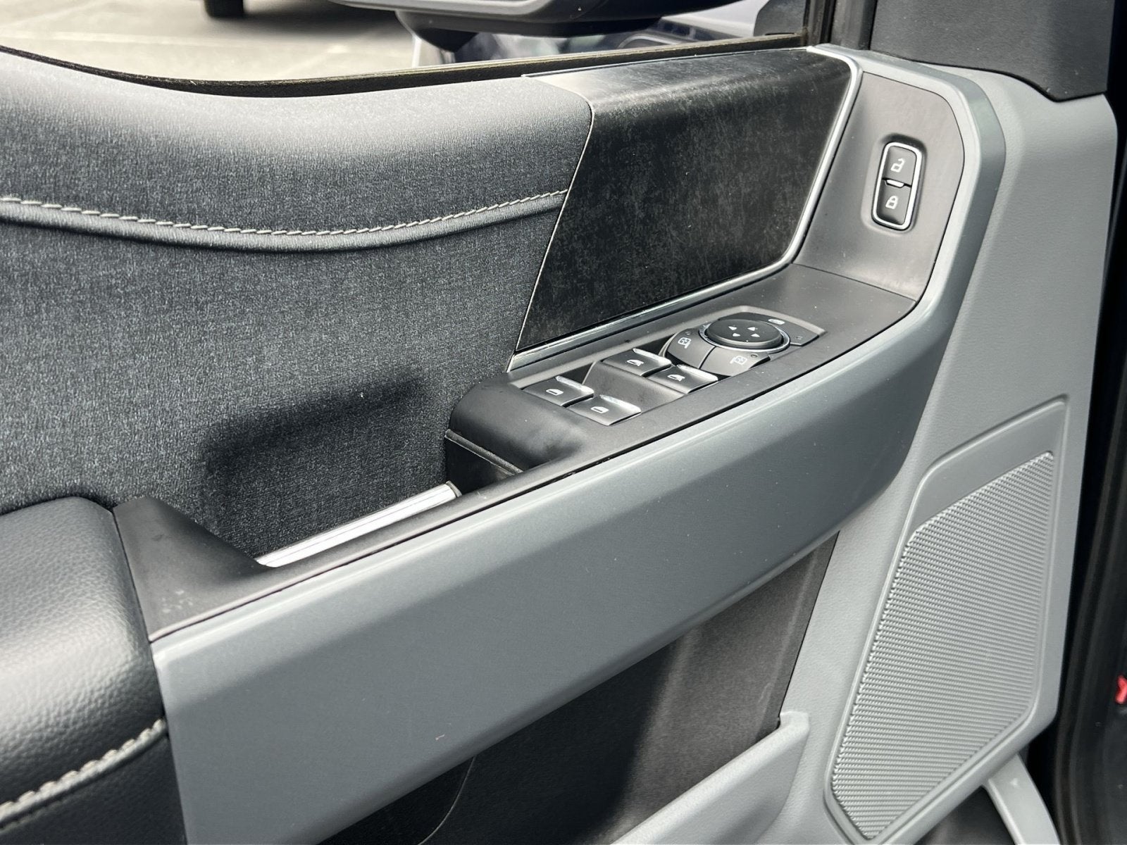 2023 Ford F-150 Lightning XLT