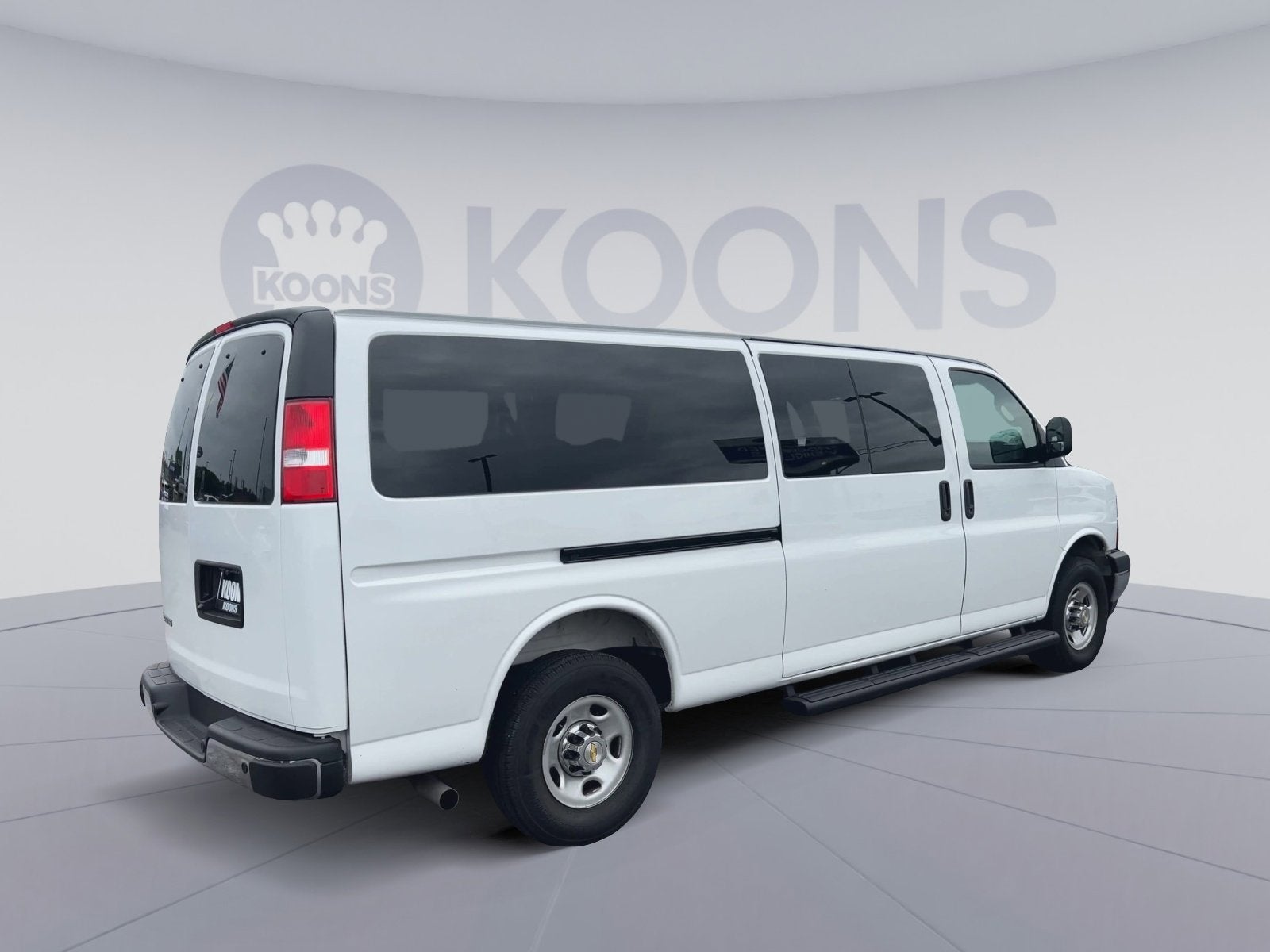 2025 Chevrolet Express 3500 LT