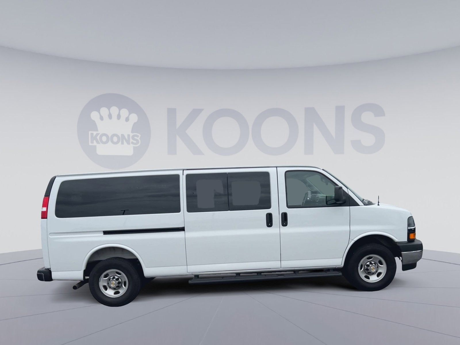 2025 Chevrolet Express 3500 LT