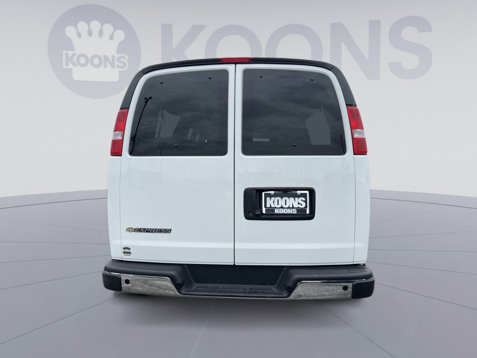 2025 Chevrolet Express 3500 LT