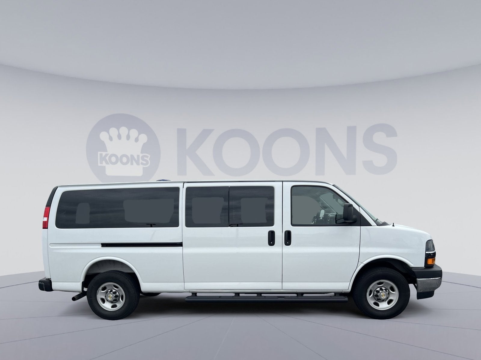 2025 Chevrolet Express 3500 LT