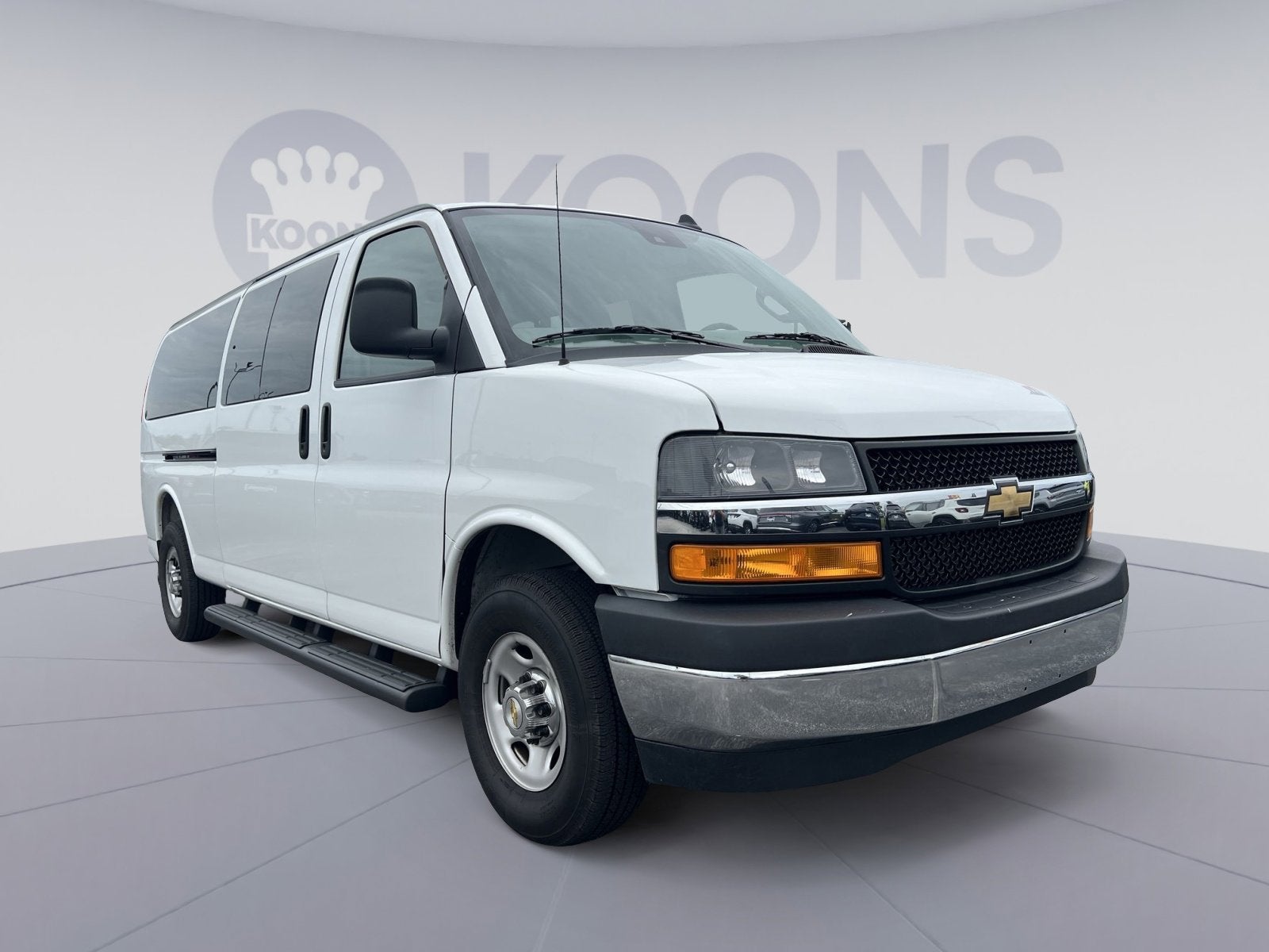 2025 Chevrolet Express 3500 LT