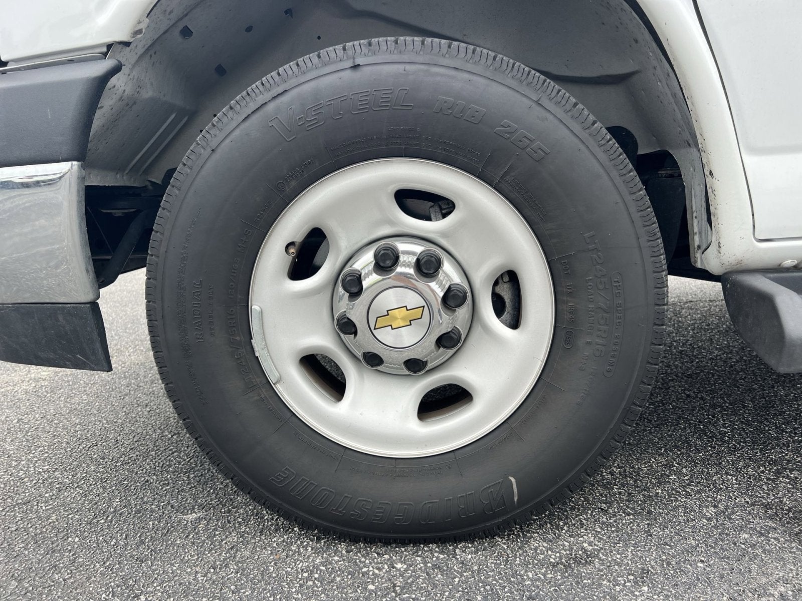 2025 Chevrolet Express 3500 LT