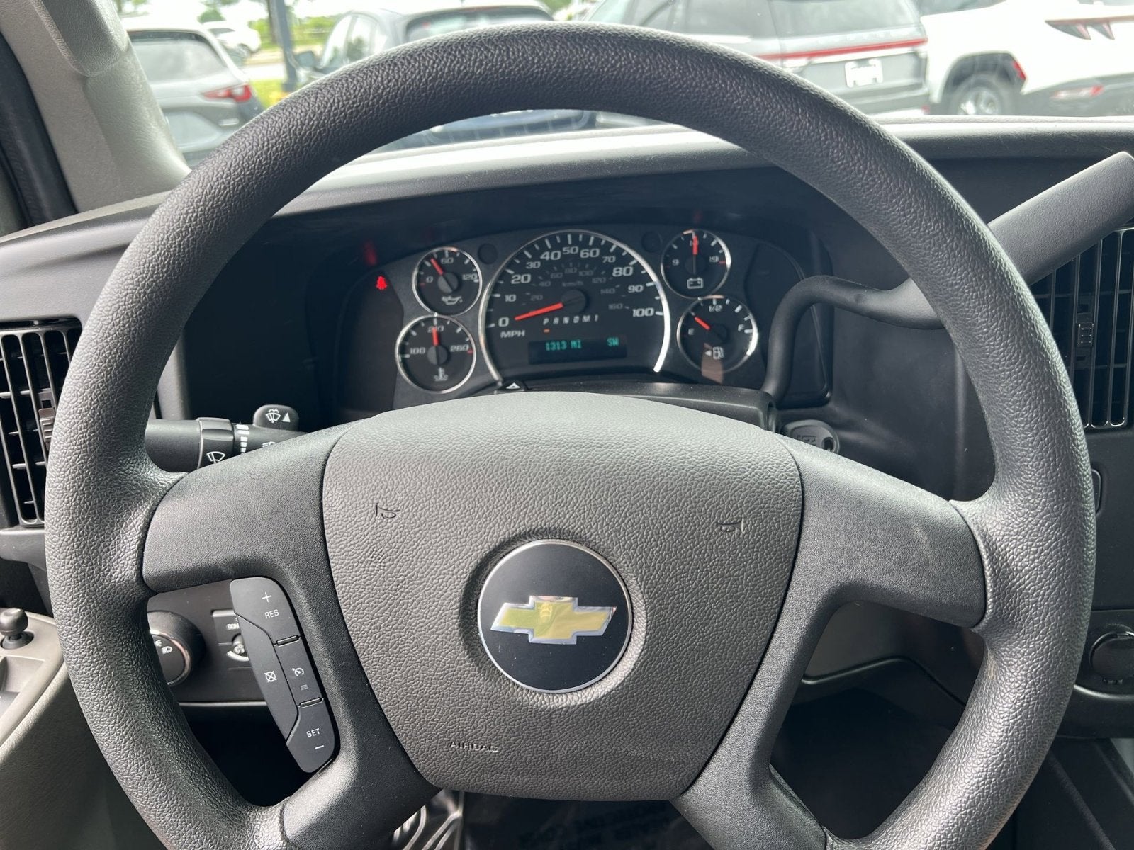 2025 Chevrolet Express 3500 LT