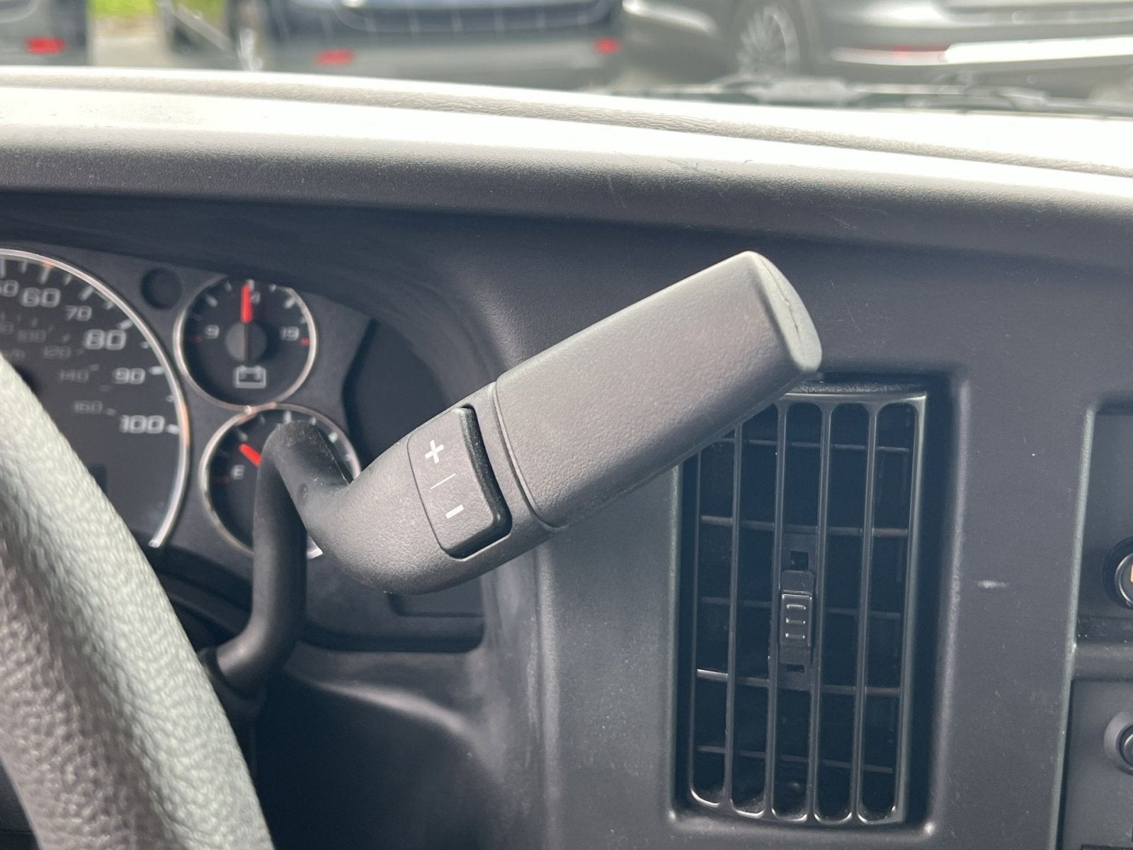 2025 Chevrolet Express 3500 LT