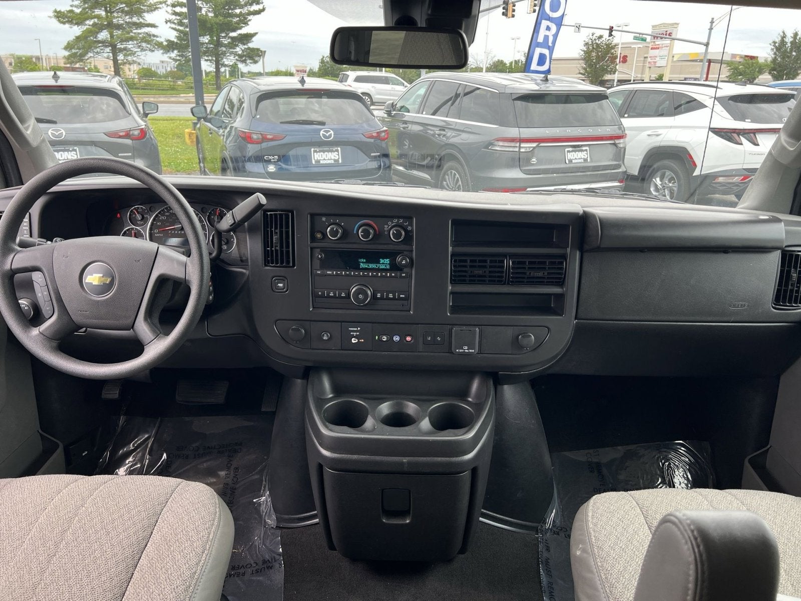 2025 Chevrolet Express 3500 LT