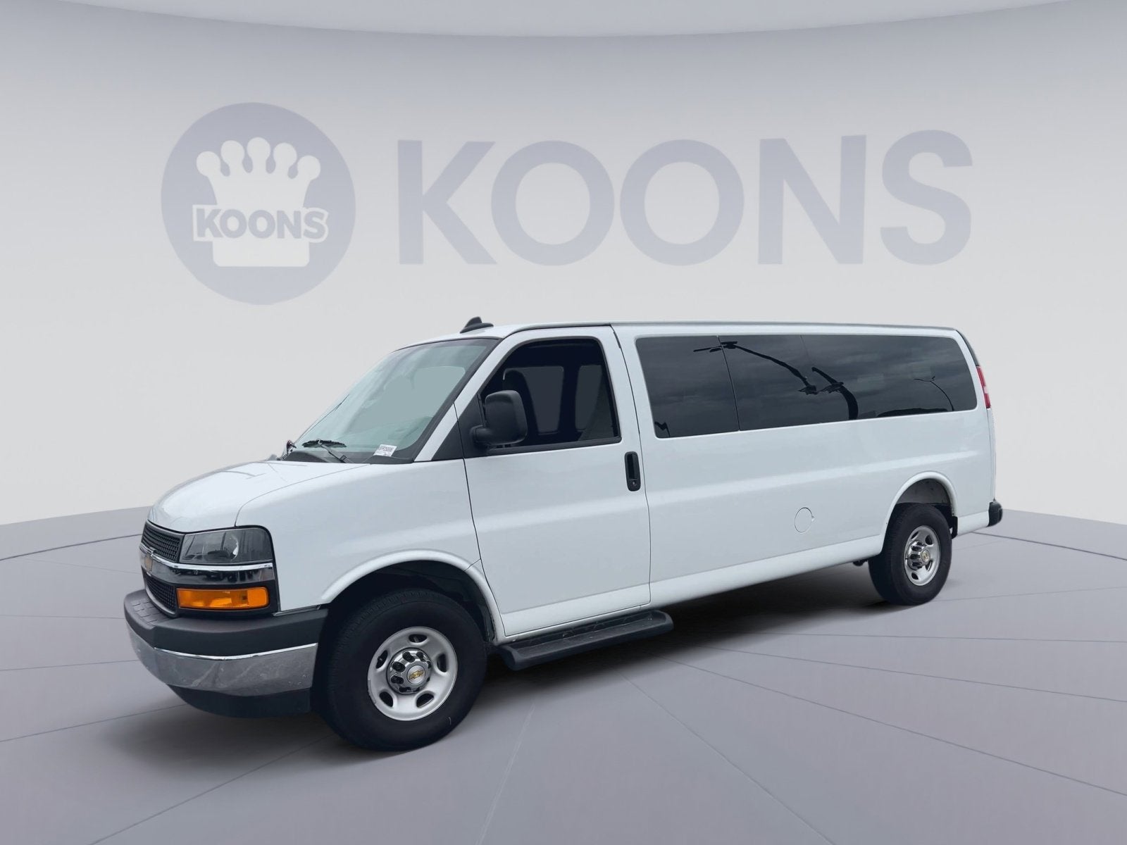 2025 Chevrolet Express 3500 LT