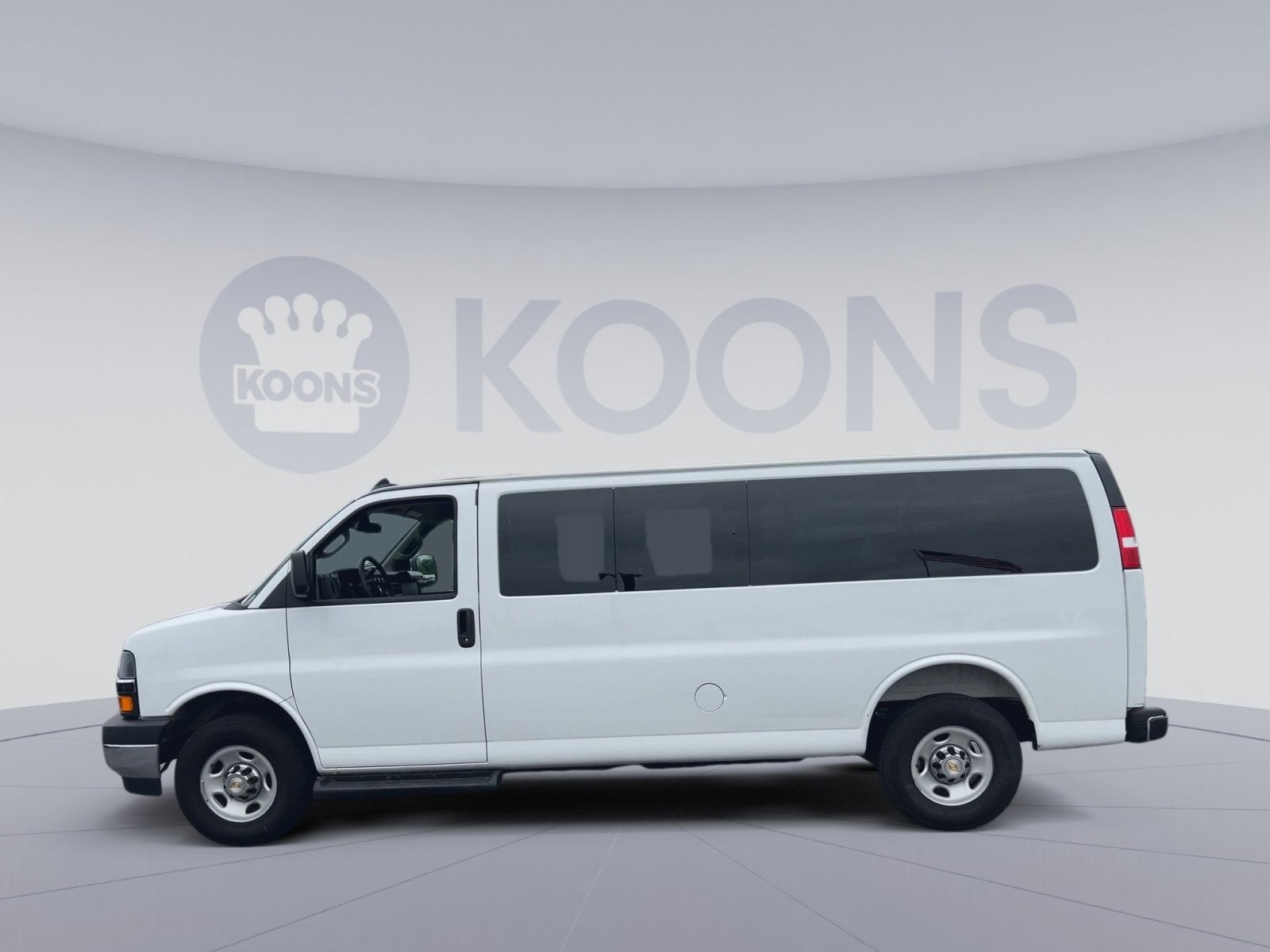 2025 Chevrolet Express 3500 LT