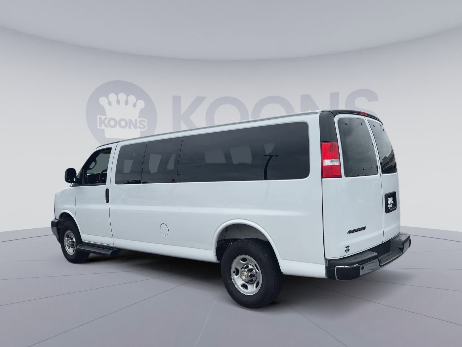 2025 Chevrolet Express 3500 LT