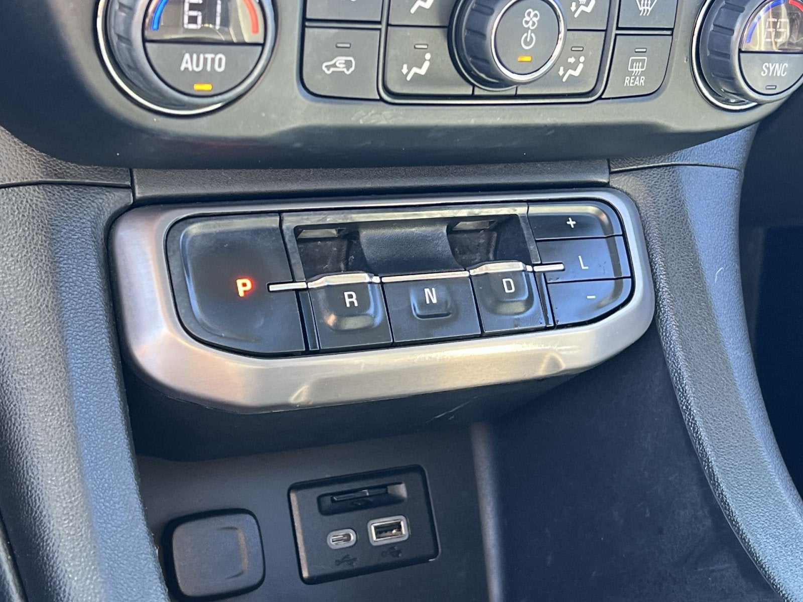 2022 GMC Acadia AT4