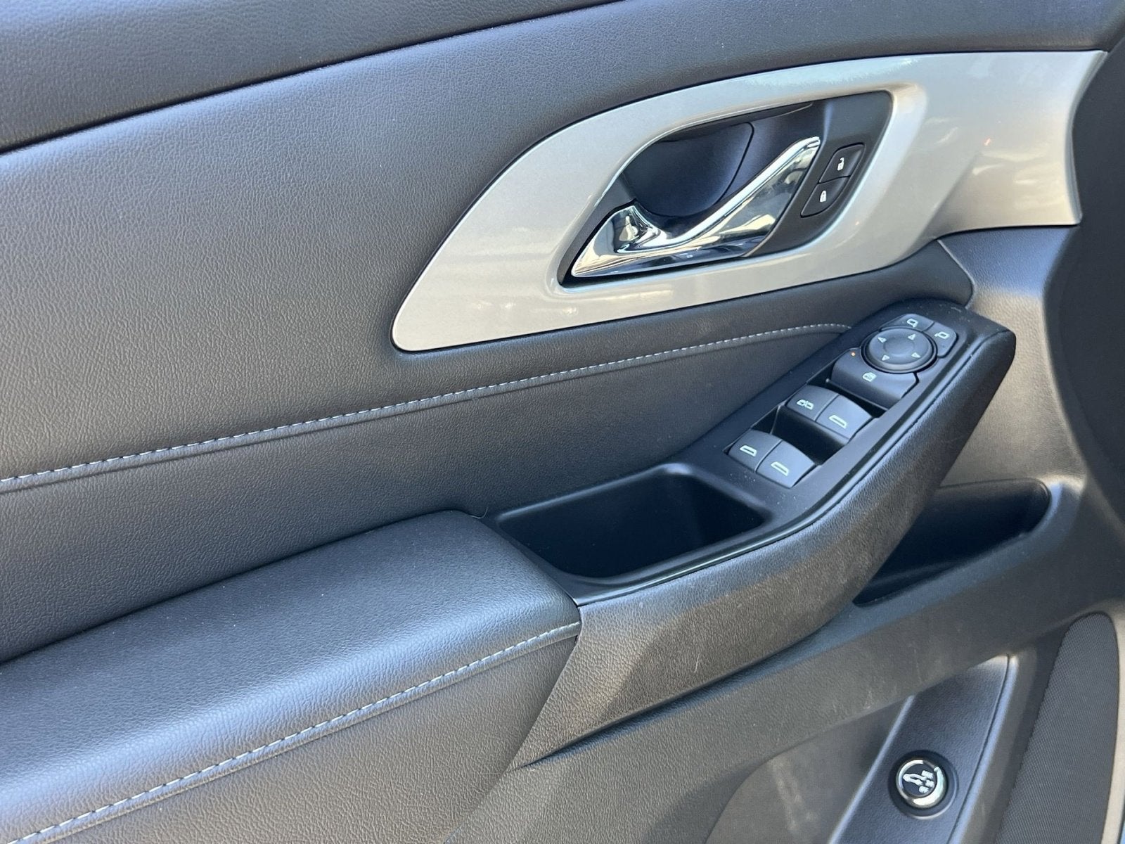 2023 Chevrolet Traverse LT