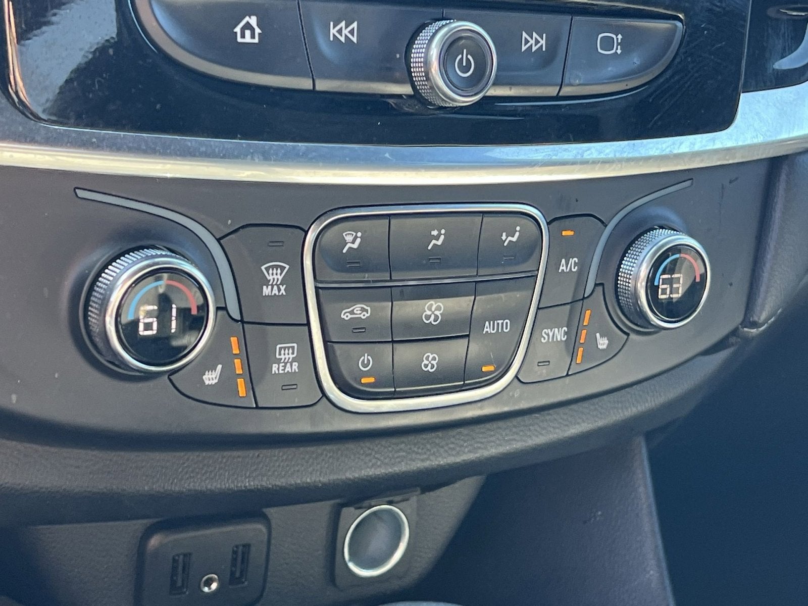 2023 Chevrolet Traverse LT