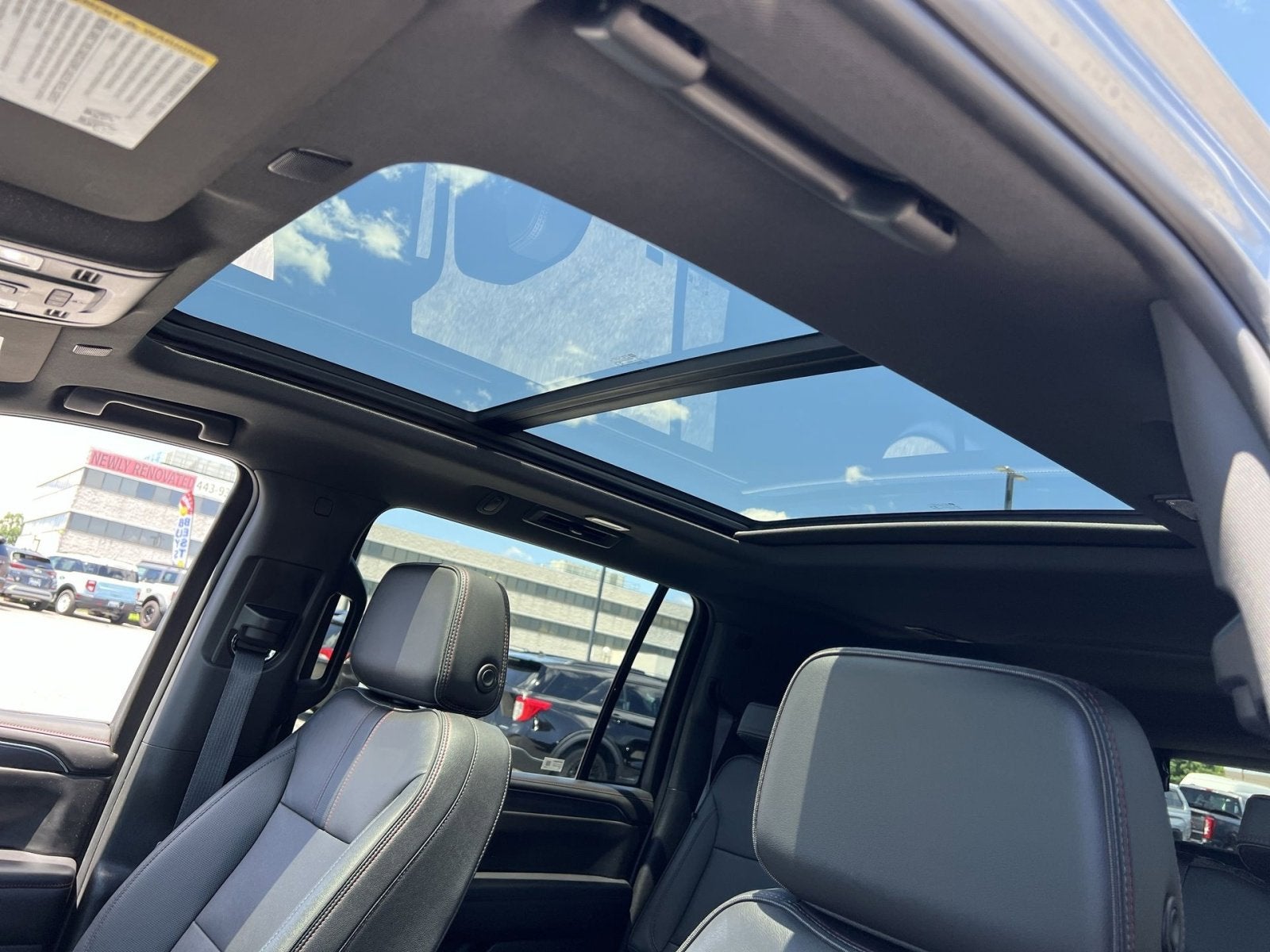 2023 Chevrolet Suburban RST