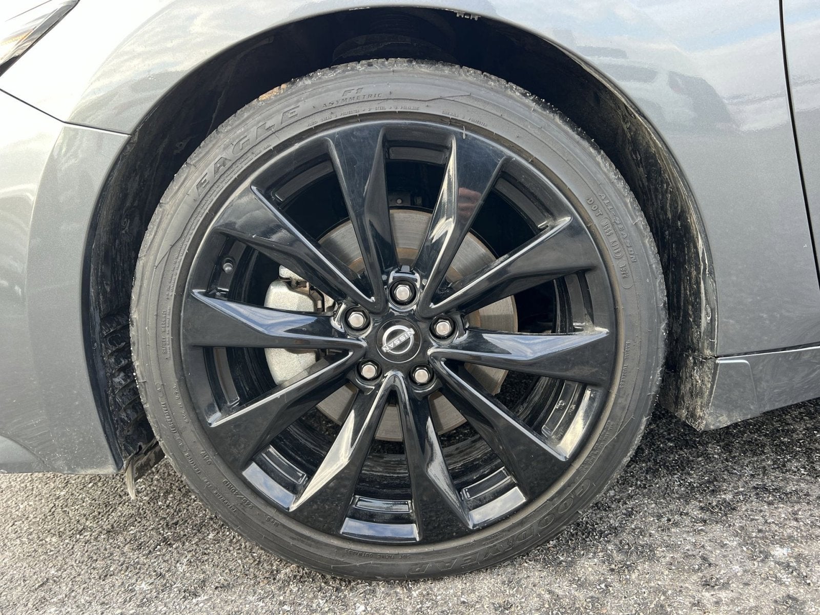 2023 Nissan Maxima SR