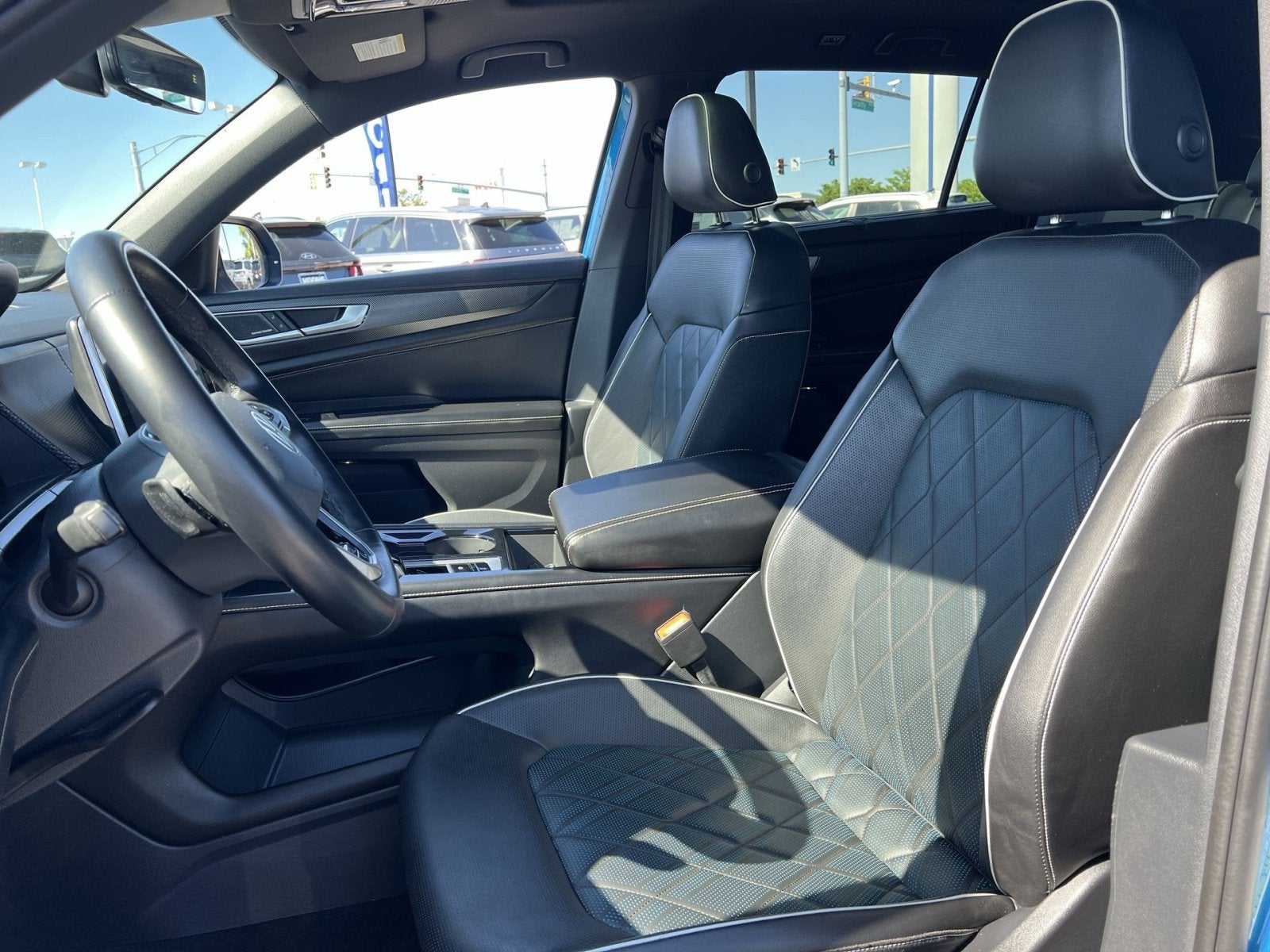 2024 Volkswagen Atlas Cross Sport 2.0T SEL Premium R-Line