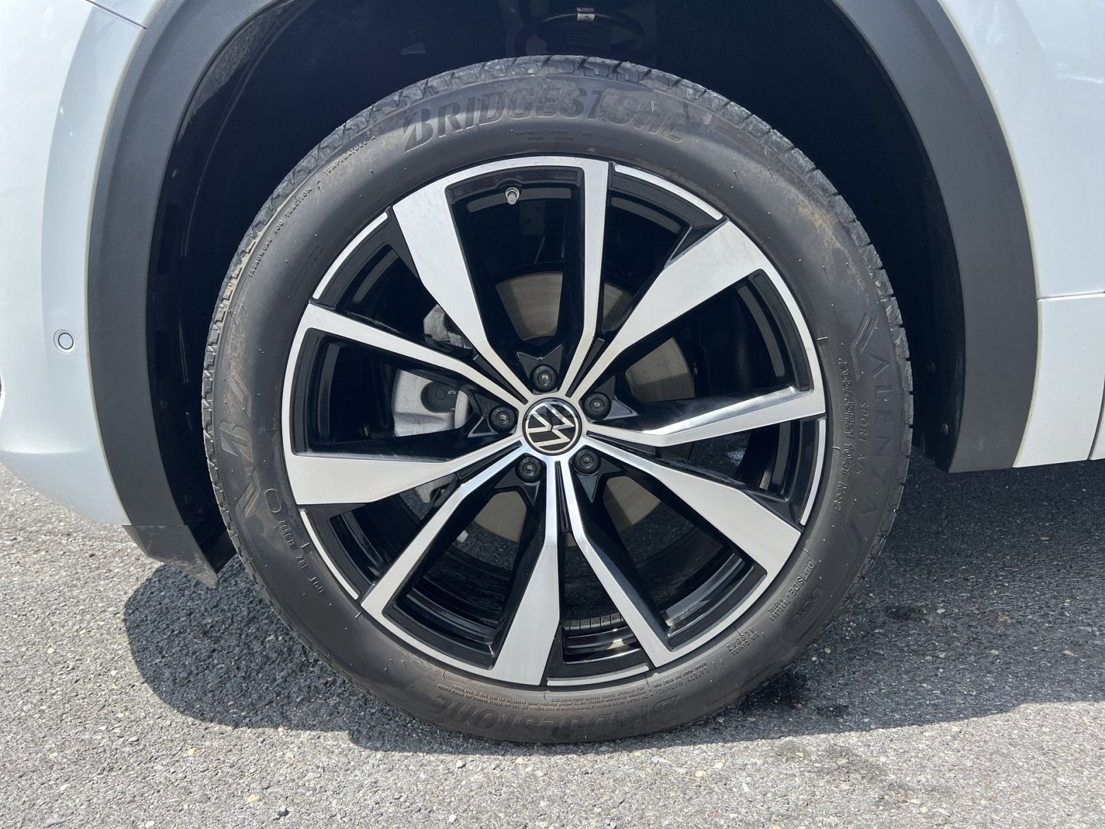 2024 Volkswagen Atlas 2.0T SEL Premium R-Line