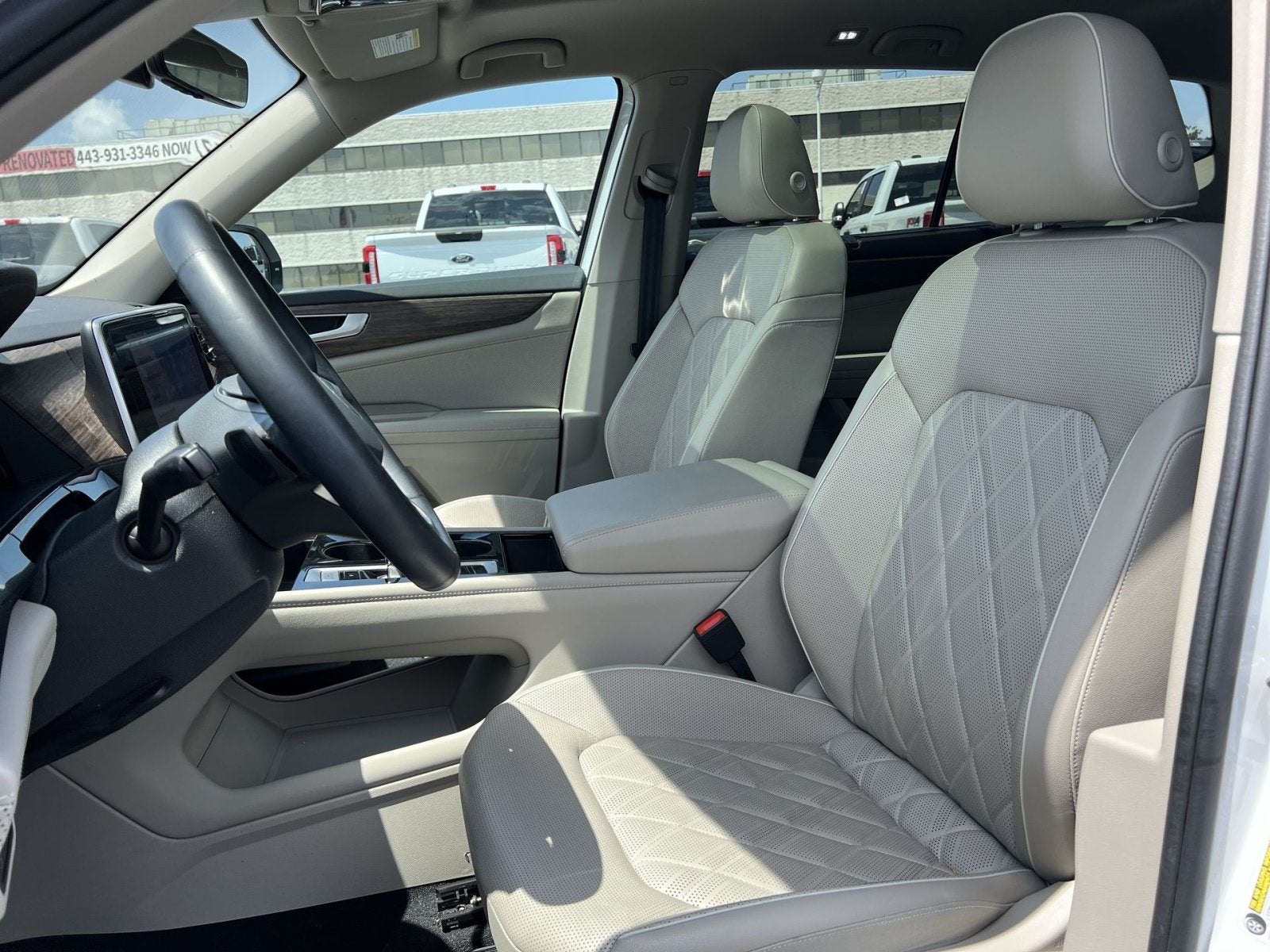 2024 Volkswagen Atlas 2.0T SEL Premium R-Line