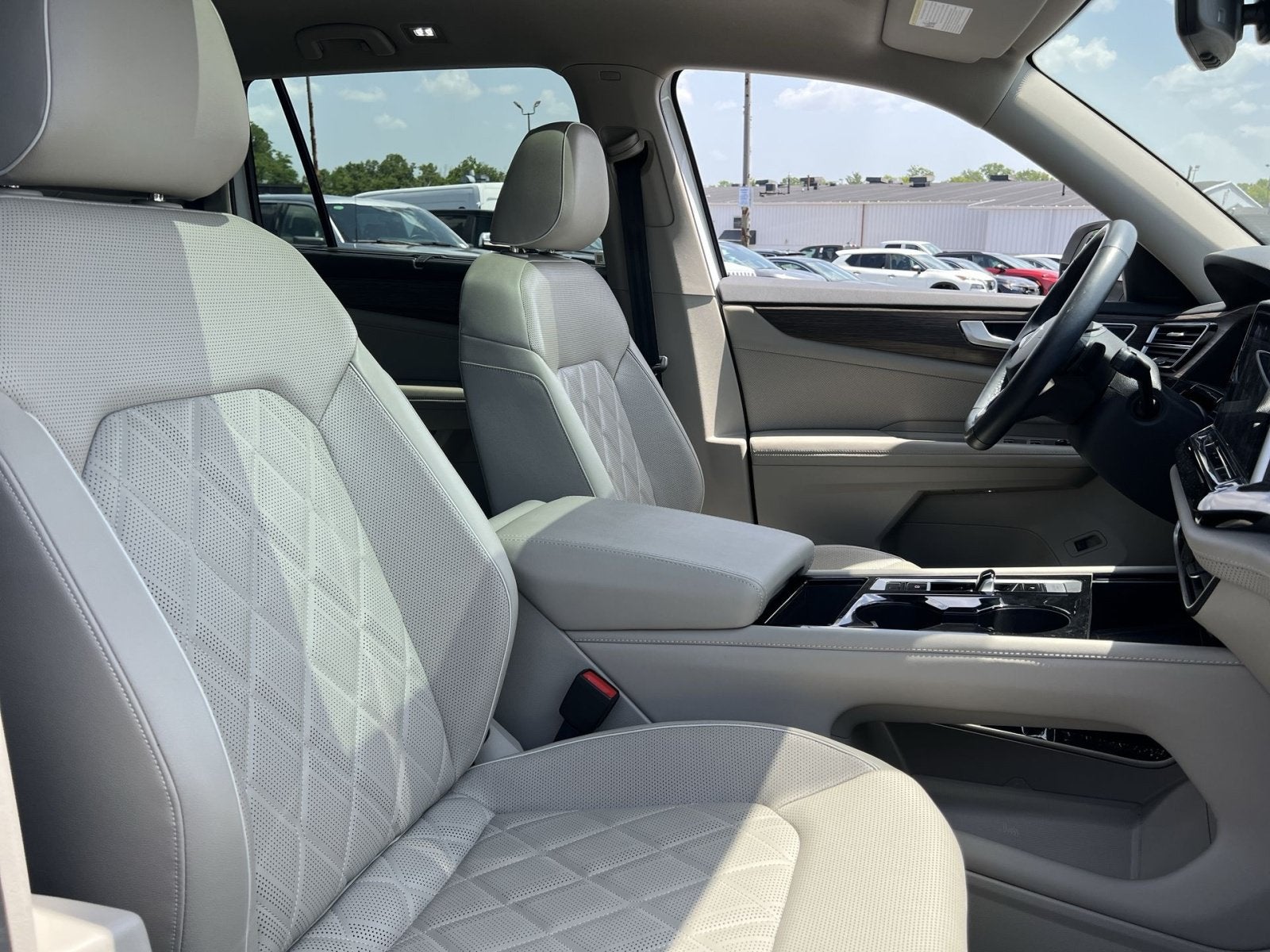 2024 Volkswagen Atlas 2.0T SEL Premium R-Line