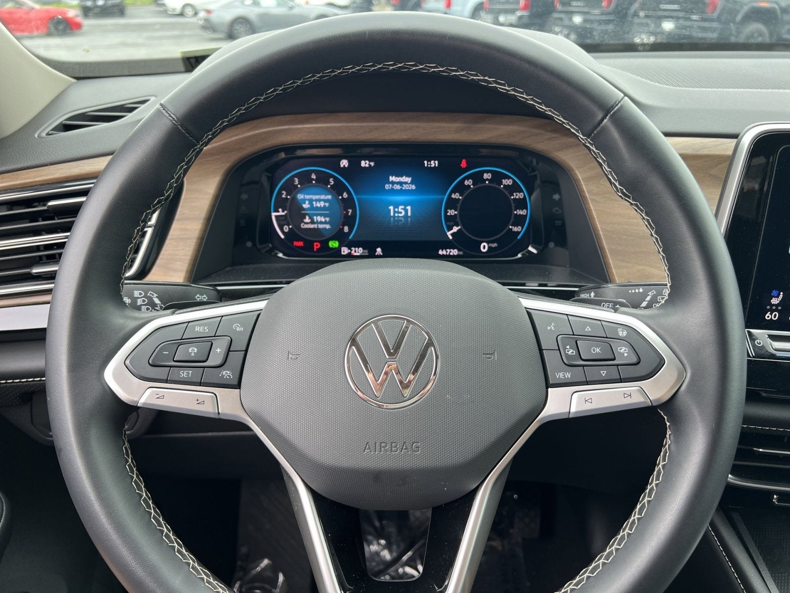2024 Volkswagen Atlas 2.0T SE w/Technology