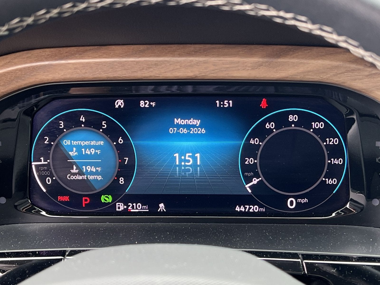 2024 Volkswagen Atlas 2.0T SE w/Technology