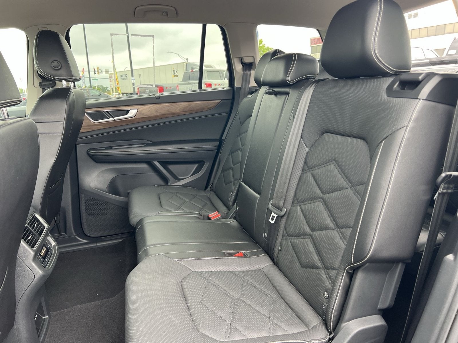 2024 Volkswagen Atlas 2.0T SE w/Technology