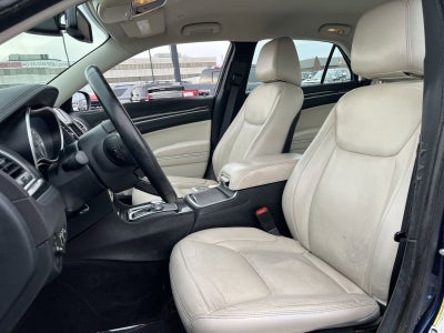 2017 Chrysler 300 Limited