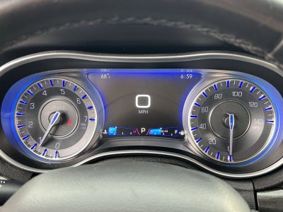 2017 Chrysler 300 Limited