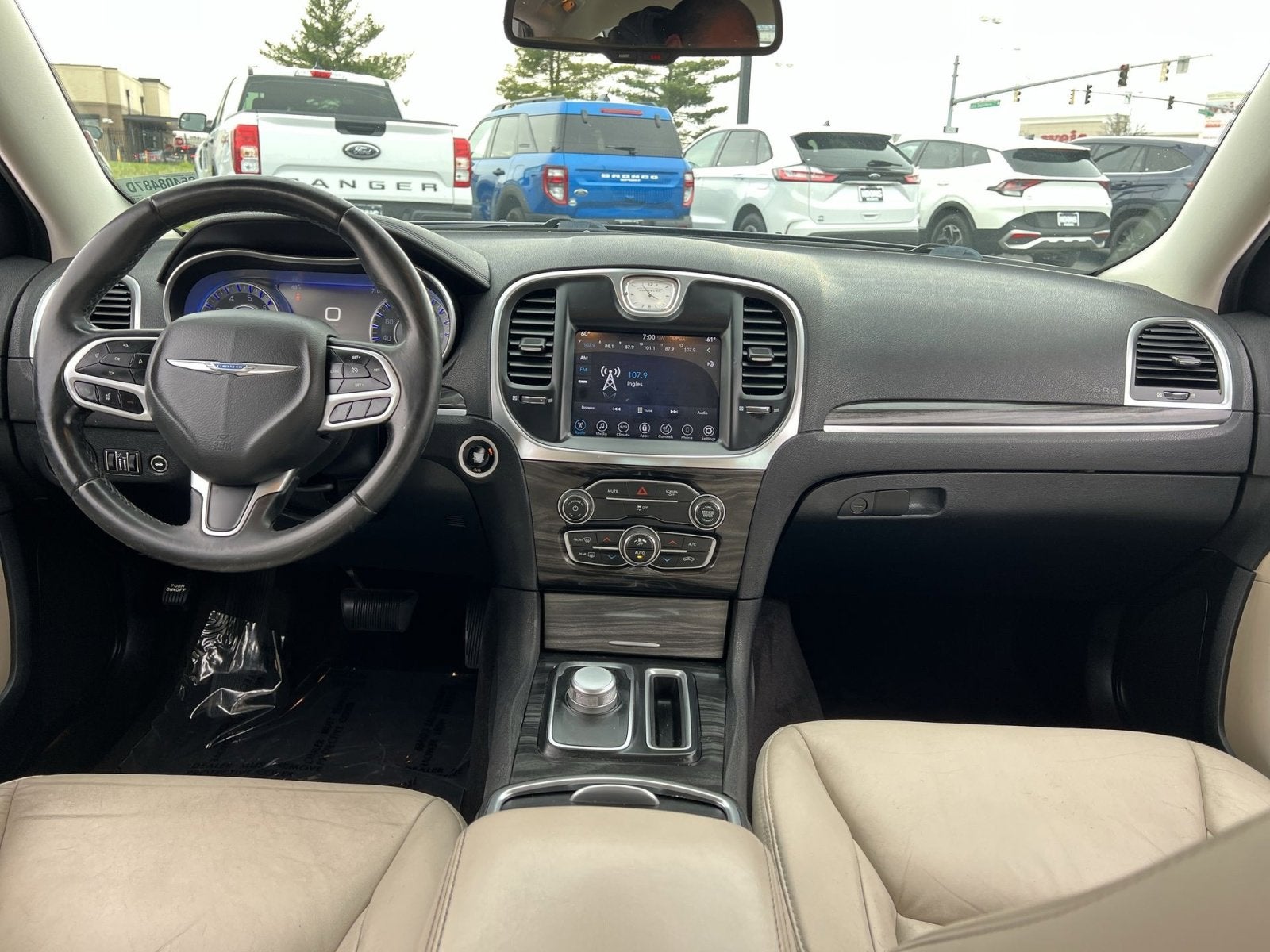 2017 Chrysler 300 Limited