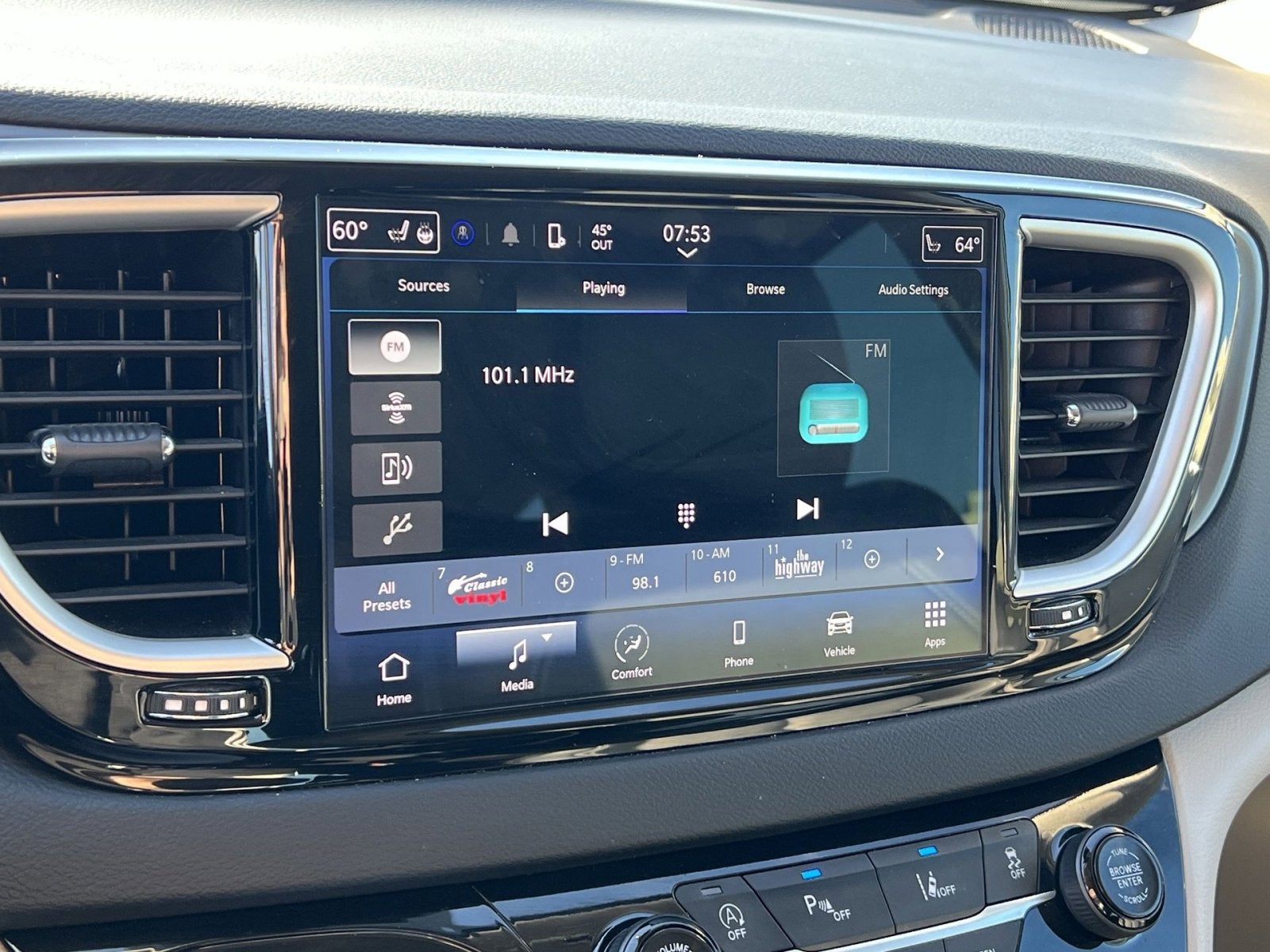 2024 Chrysler Pacifica Touring L