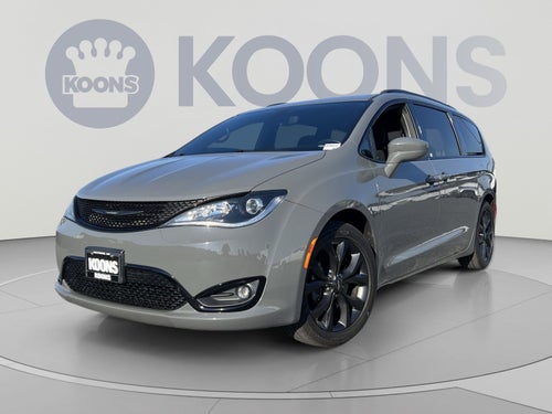 2020 Chrysler Pacifica Touring