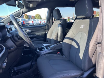 2020 Chrysler Pacifica Touring