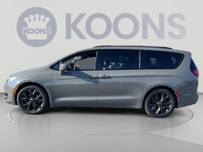 2020 Chrysler Pacifica Touring
