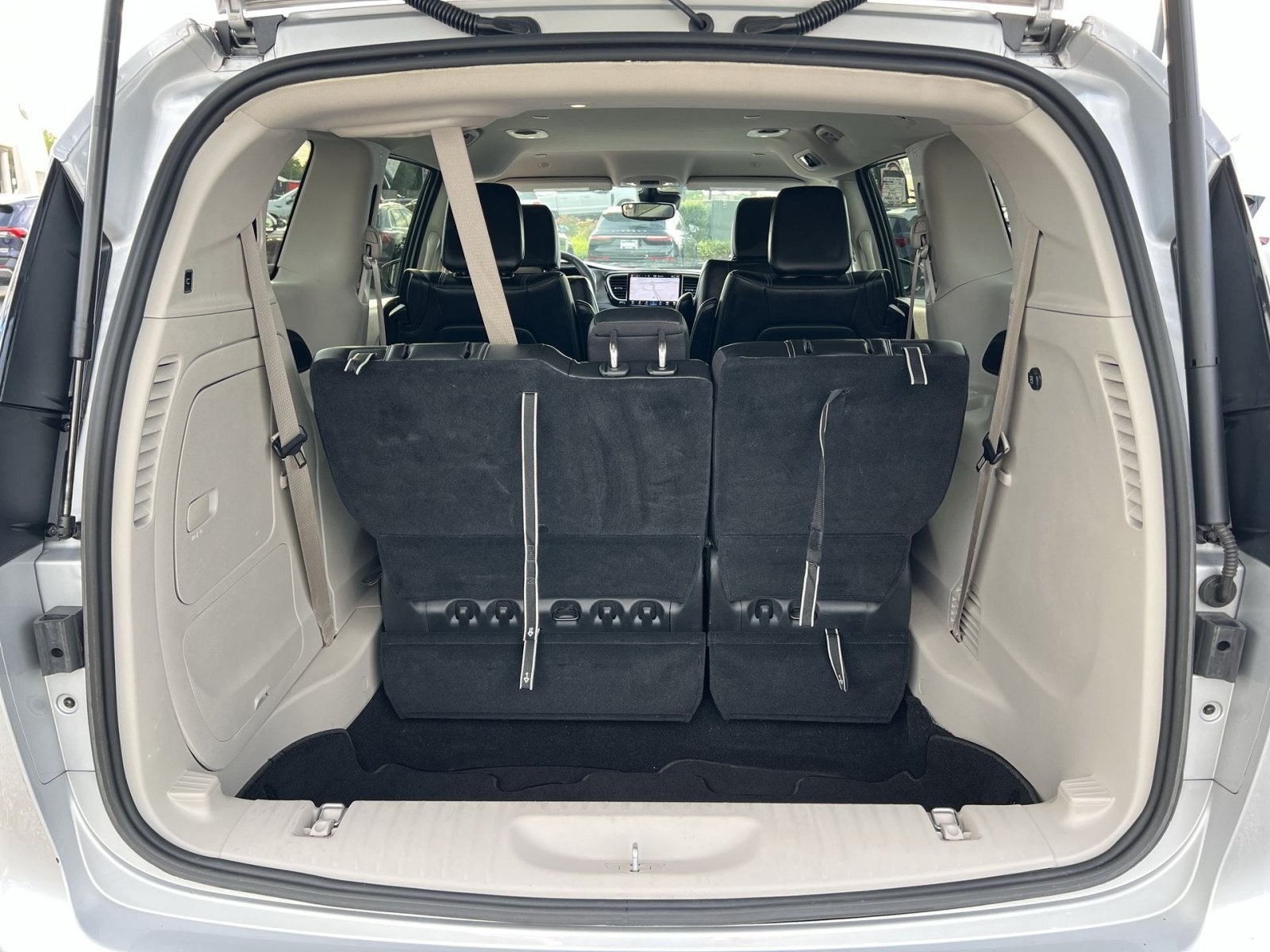 2024 Chrysler Pacifica Hybrid Select