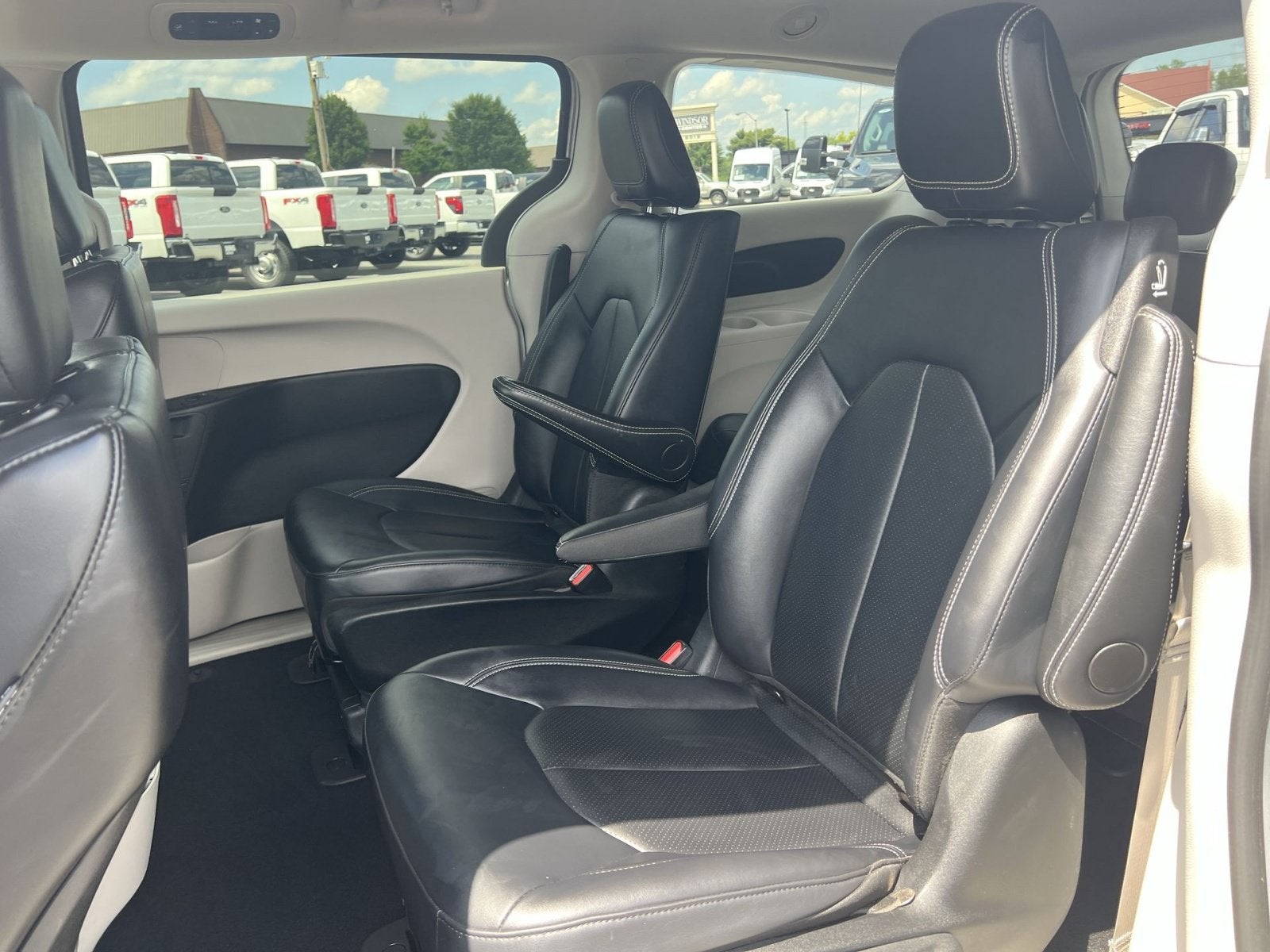 2024 Chrysler Pacifica Hybrid Select