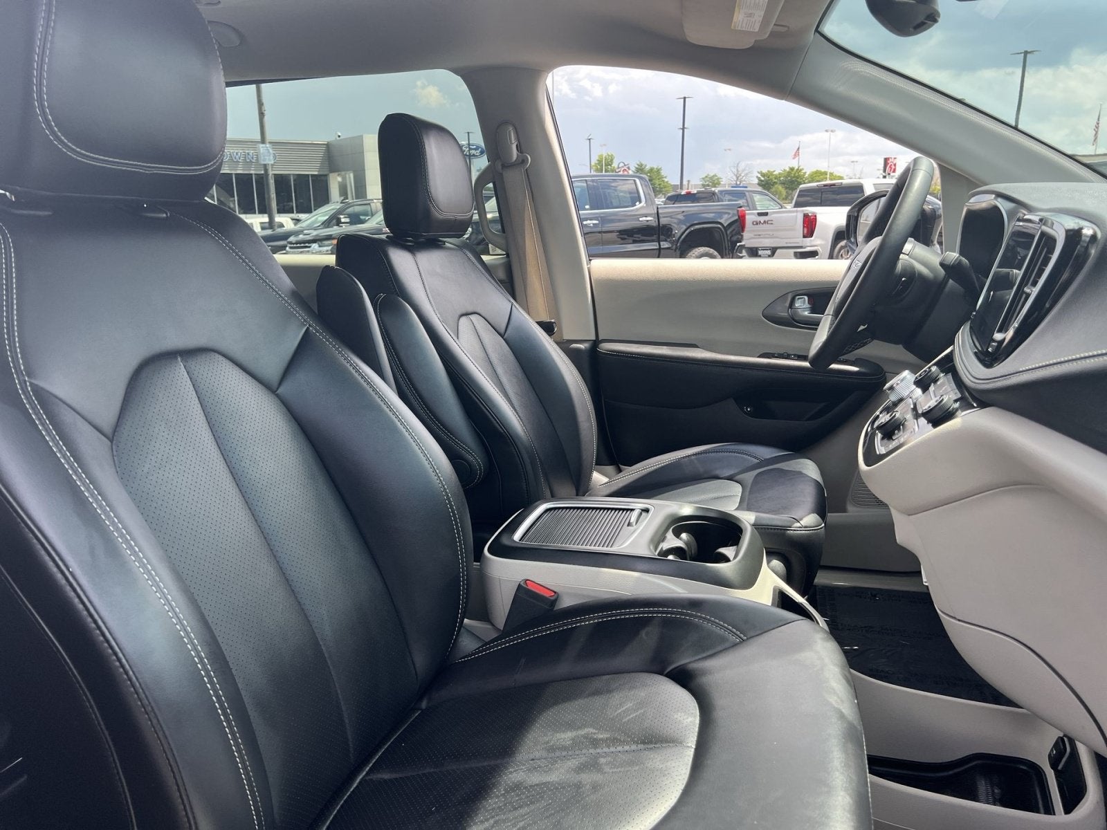 2024 Chrysler Pacifica Hybrid Select