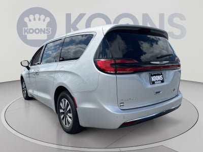 2024 Chrysler Pacifica Hybrid Select