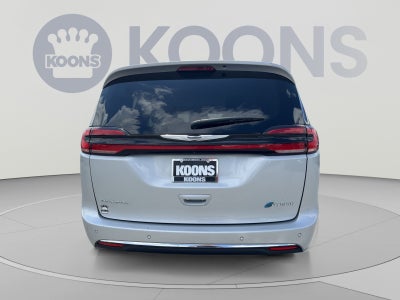 2024 Chrysler Pacifica Hybrid Select